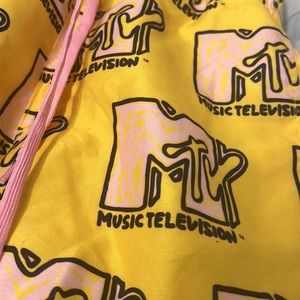 90s inspired MTv summer shorts